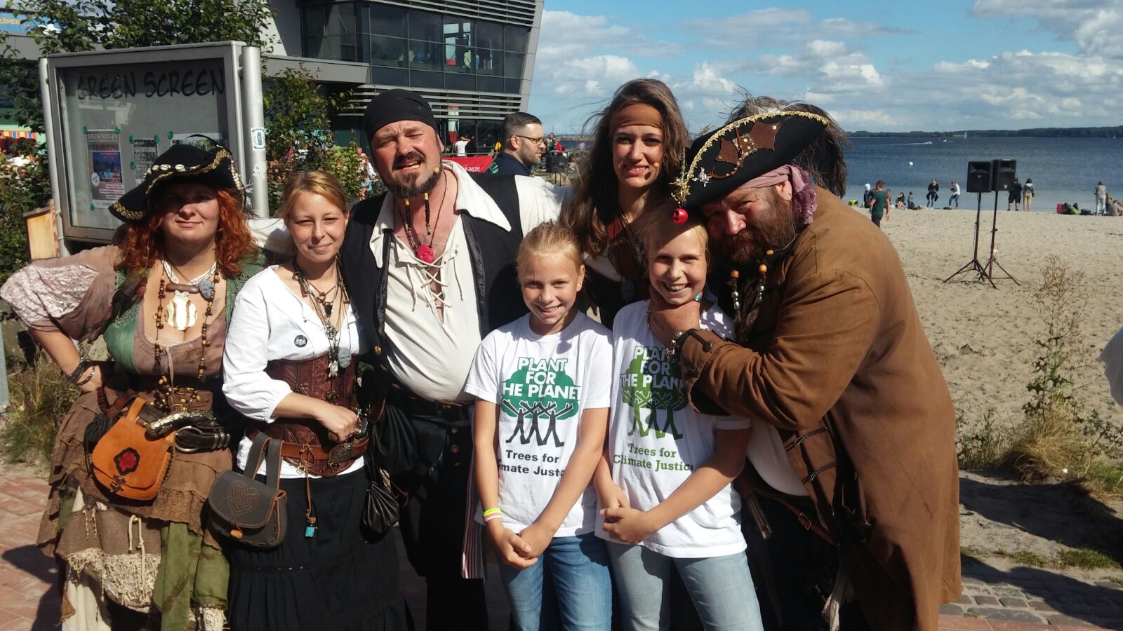 Featured image for “Vier Piraten stechen in See”