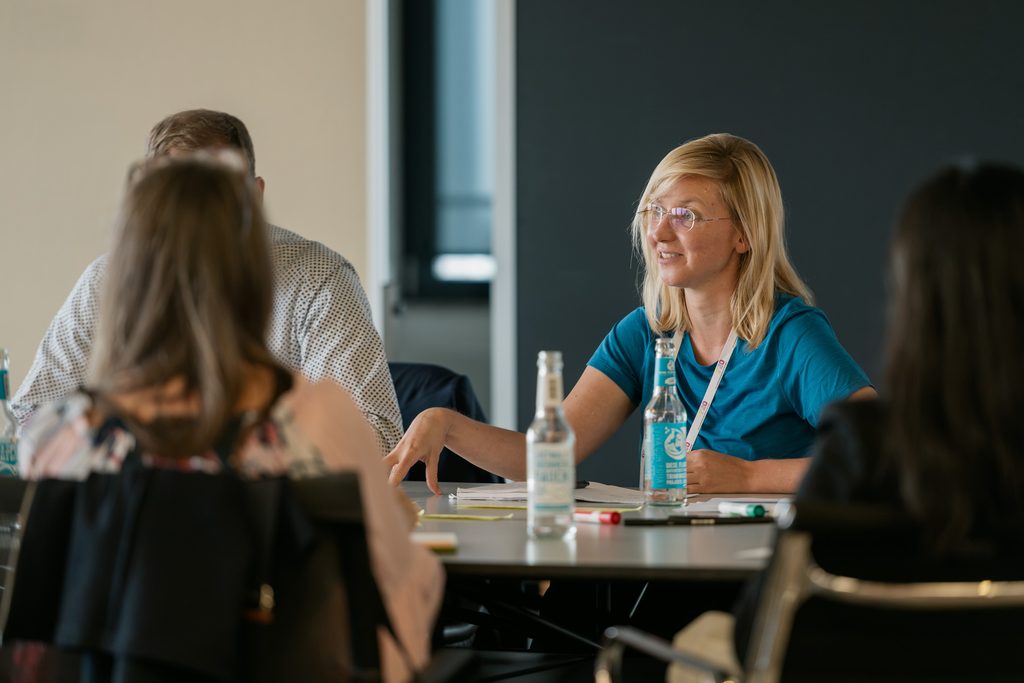 Public Policy Advisor Kathrin Henneberger von Plant-for-the-Planet leitete die World Café Session zur TFFF.